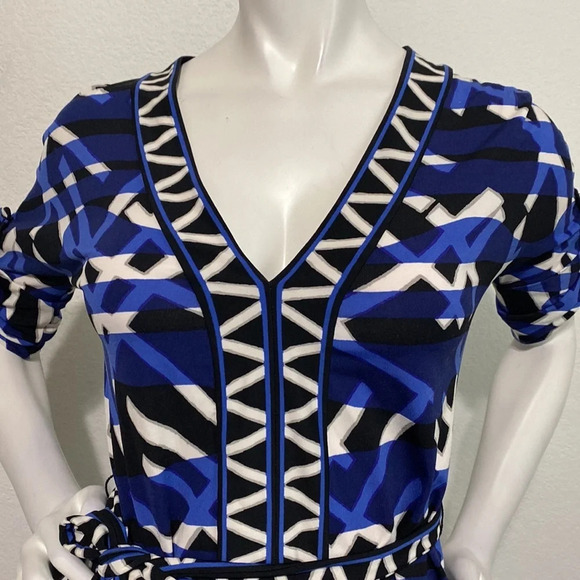 BCBGMaxAzria Blue Short Sleeve Geometric Print Belted Shift Dress Size XXS - Picture 4 of 9